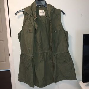 Juniors Size L Vest